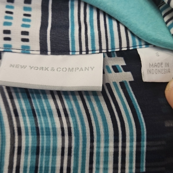 New York And Company Women's Size S Sheer Button Down Shirt - Picture 3 of 4